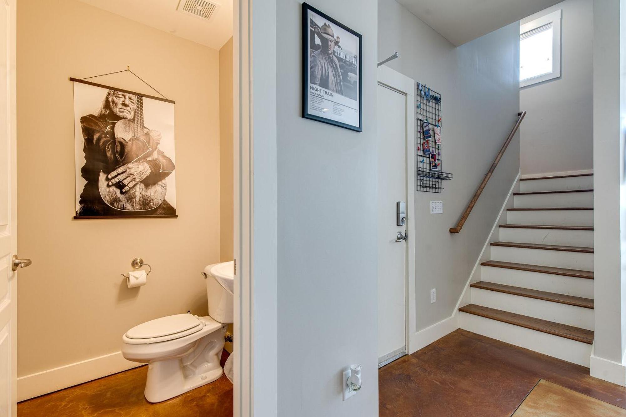 The Celebrity - Minutes To Broadway With A Balcony Nashville