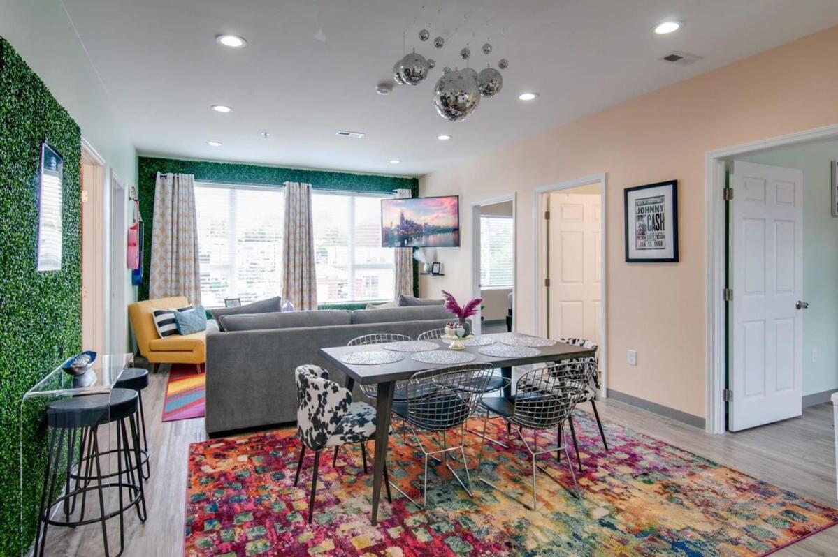 New 4 Bedroom Near Dt Walk To Restaurants Apartment Nashville