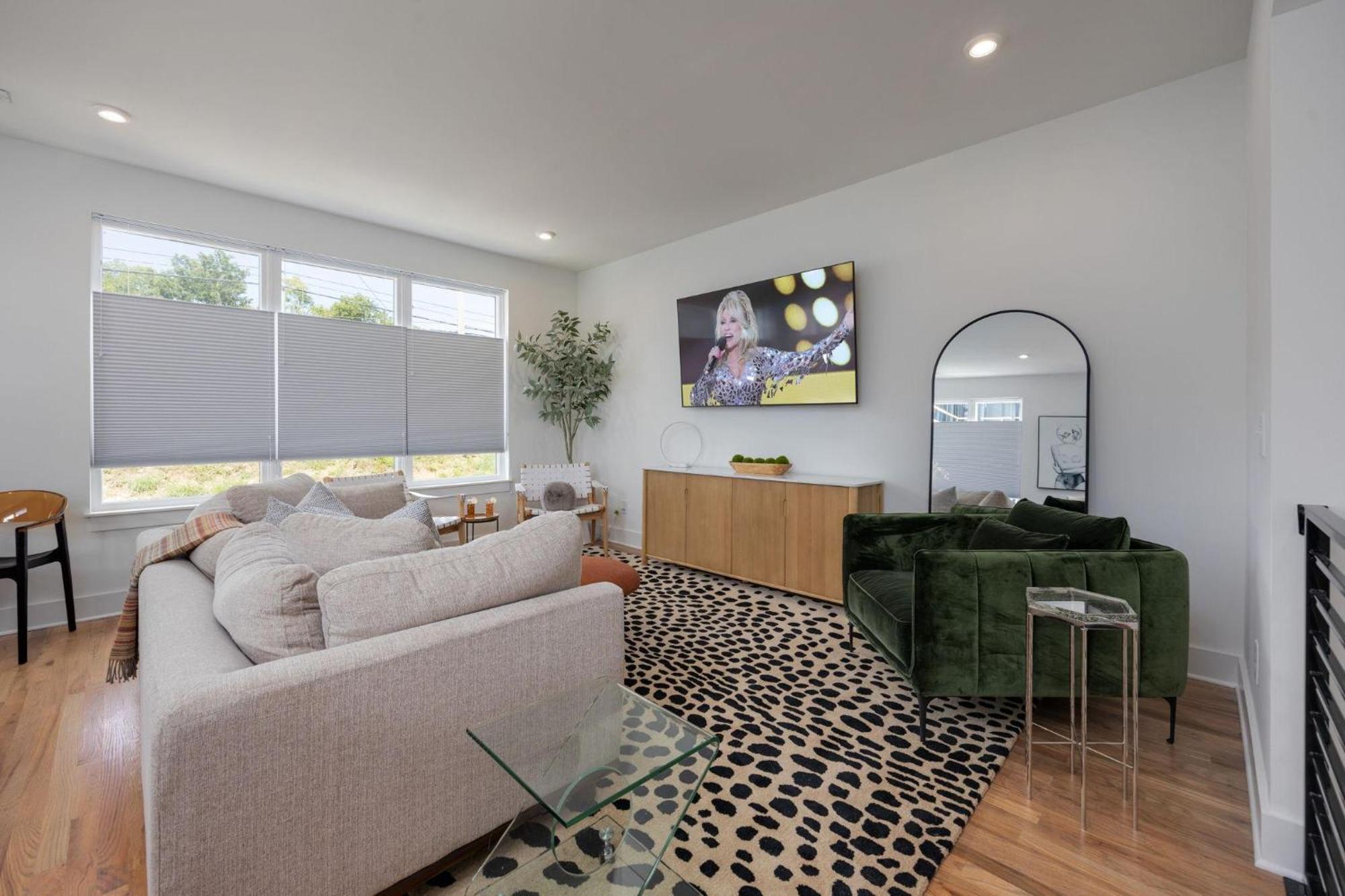 Holiday home En-vogue Vacay - Rooftop Deck- Minutes To Broadway Nashville