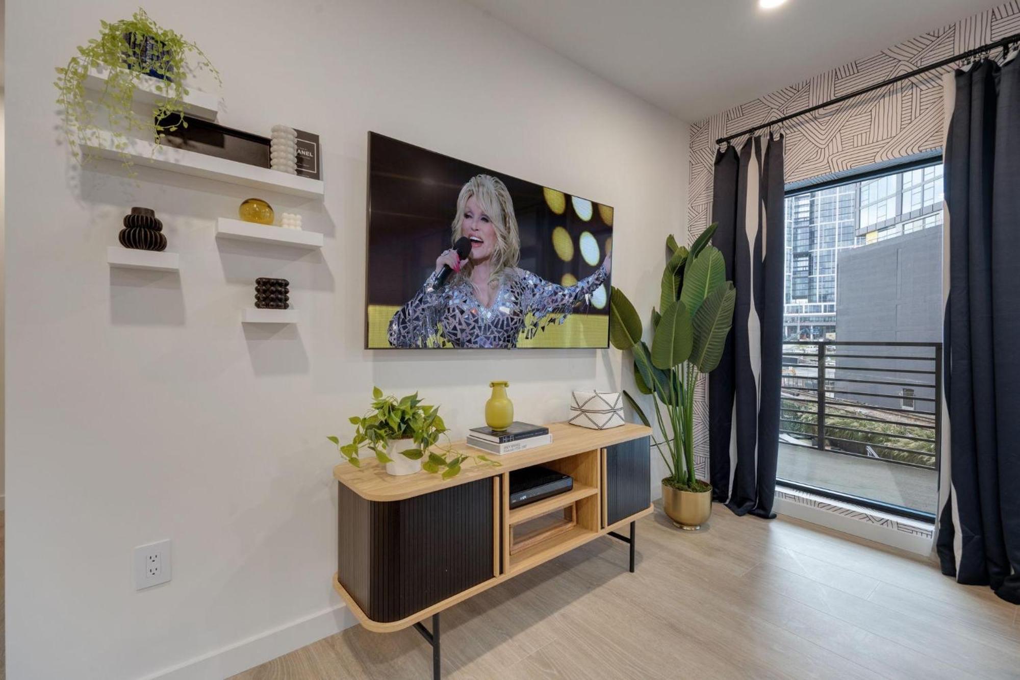 Hyve - Waves - Walk To Broadway Nashville