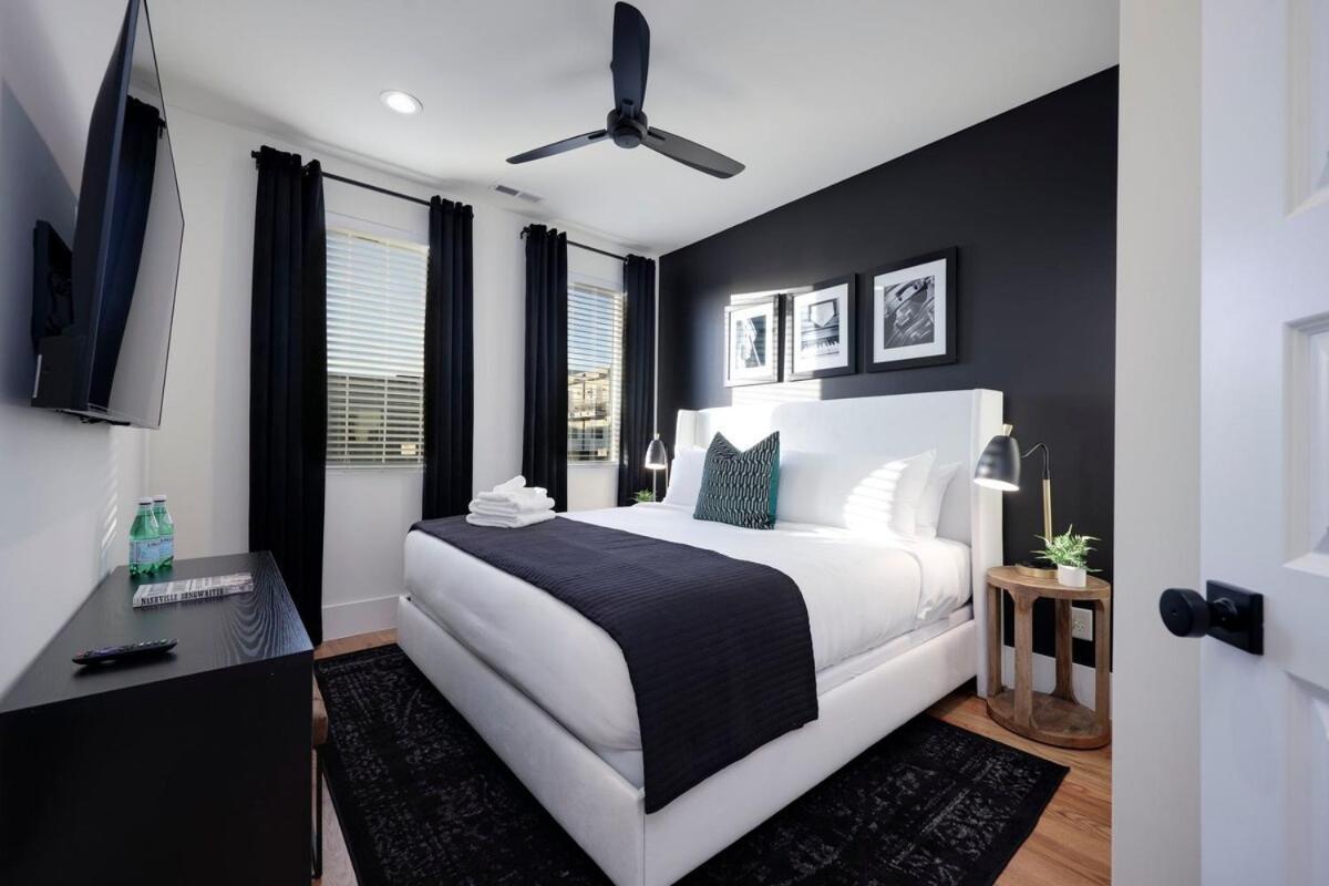 10 Percent Off Elevator Rooftop With Hot Tub & Views Holiday home Nashville
