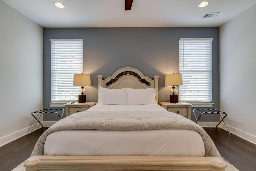 New Townhome 5 Mins To Broadway Sleeps 8 * Nashville
