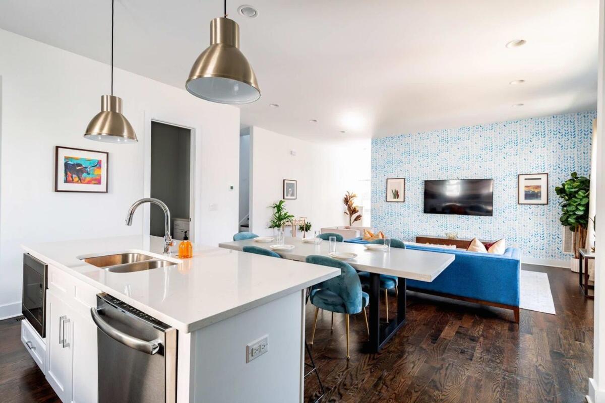 Holiday home Large With Rooftop And Views Sleeps 12 *