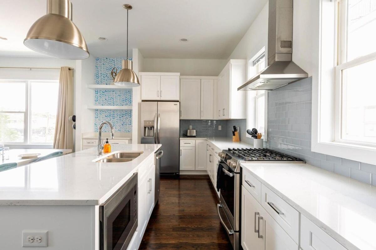 Large With Rooftop And Views Sleeps 12 * Nashville