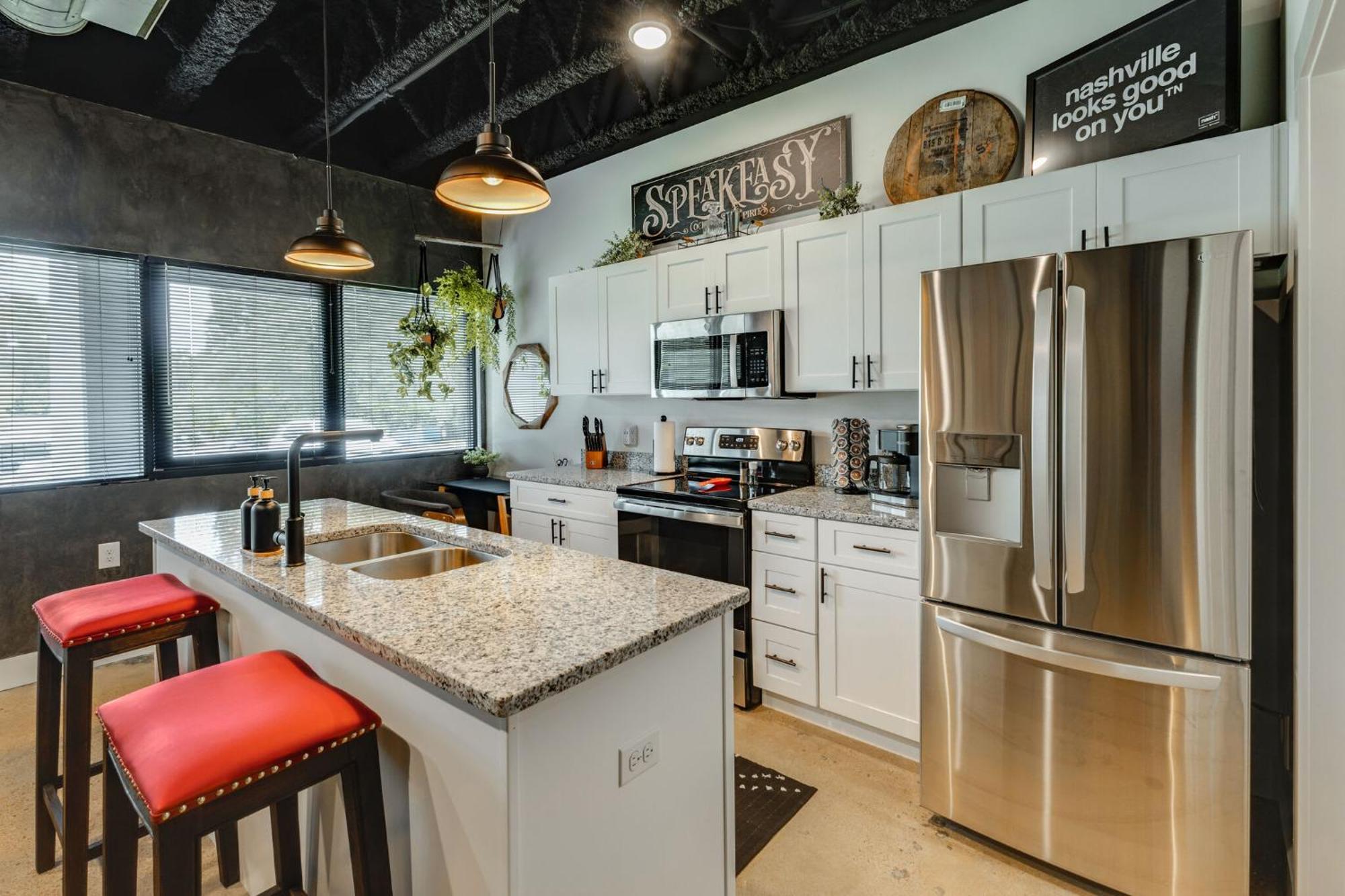 New With 2 Beds 7 Mins To Broadway Apartment