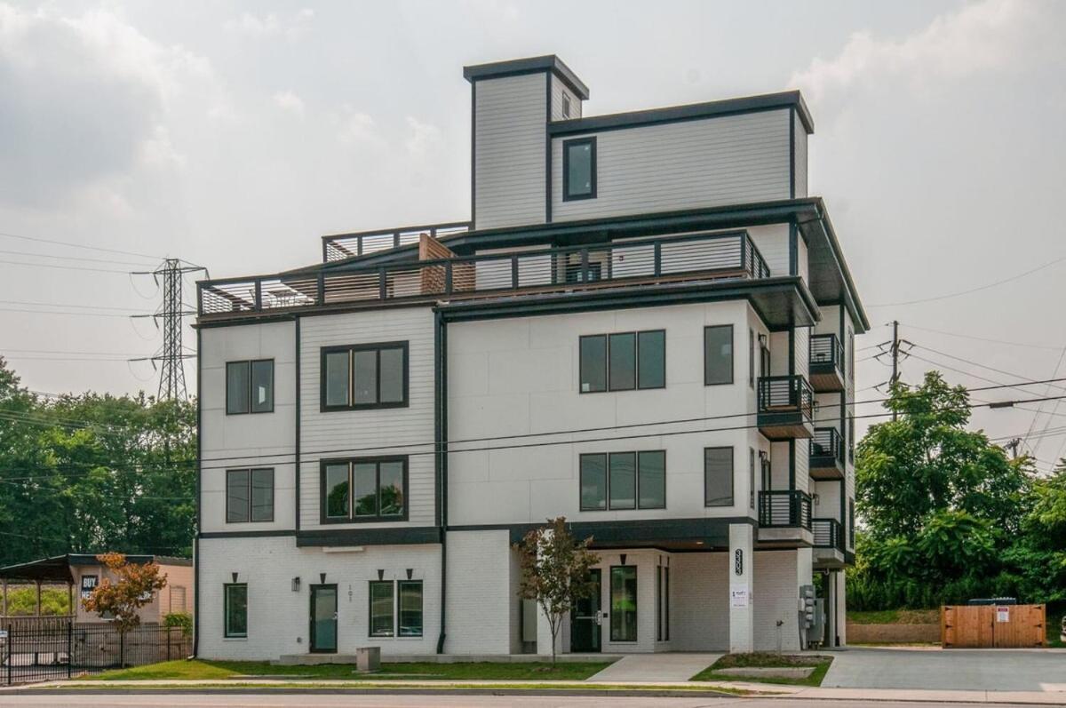 New With 2 King Beds Walk To Bars Apartment