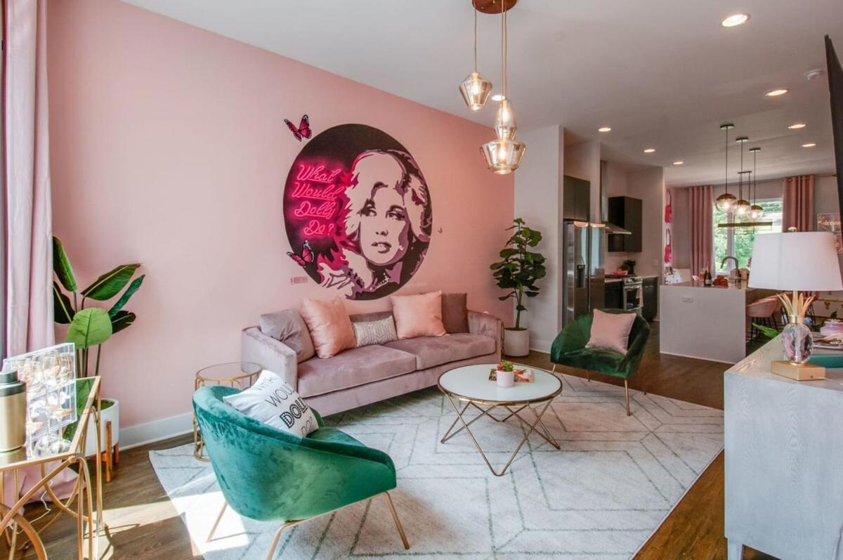 Holiday home New Dollys Dream 12 Beds Downtown Nash Opry Karaoke