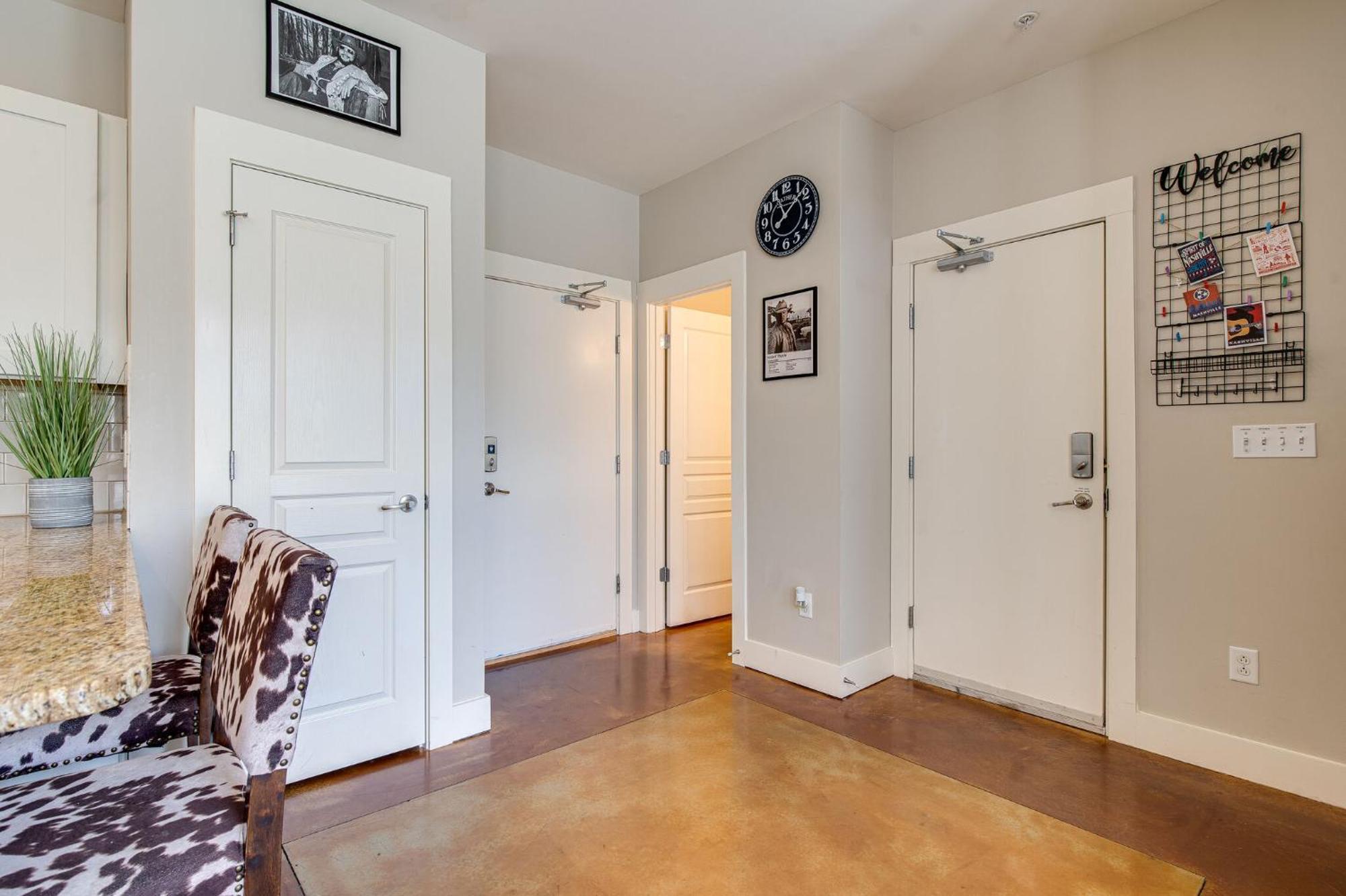 The Celebrity - Minutes To Broadway With A Balcony Nashville