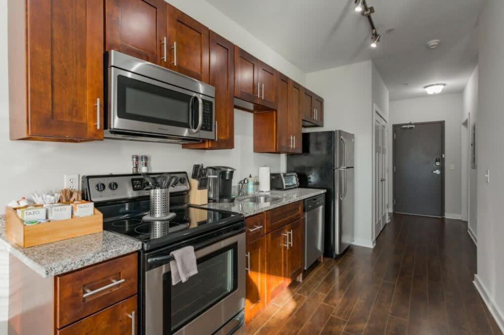 Apartment Cozysuites Musicrow Astonishing With Free Parking 38 Nashville
