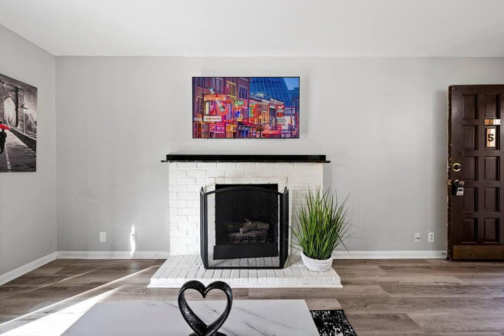 Lovely 1 Bedroom Located In Greenhills. * Nashville