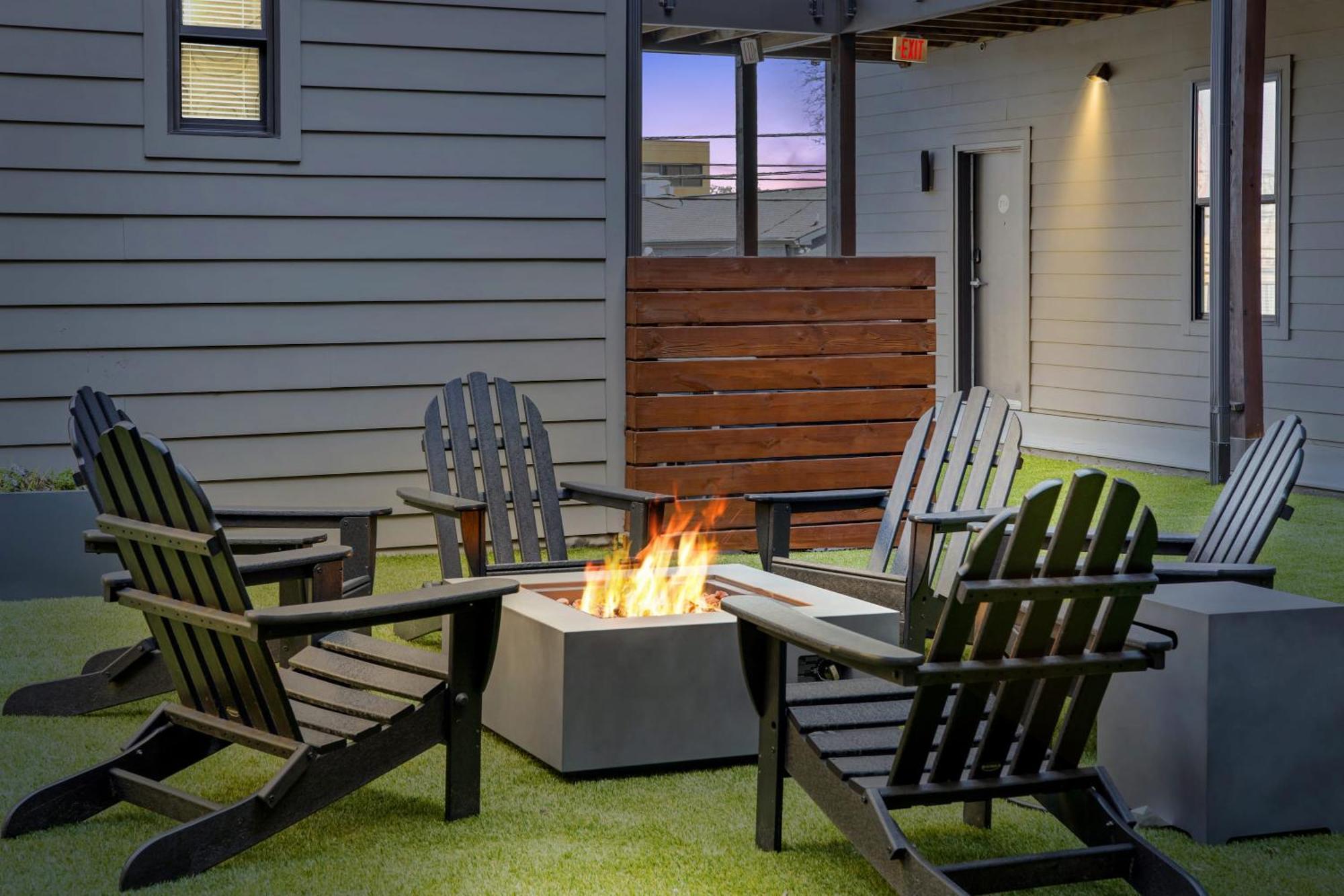 Cozysuites Music Row Spacious 2br W Free Parking16