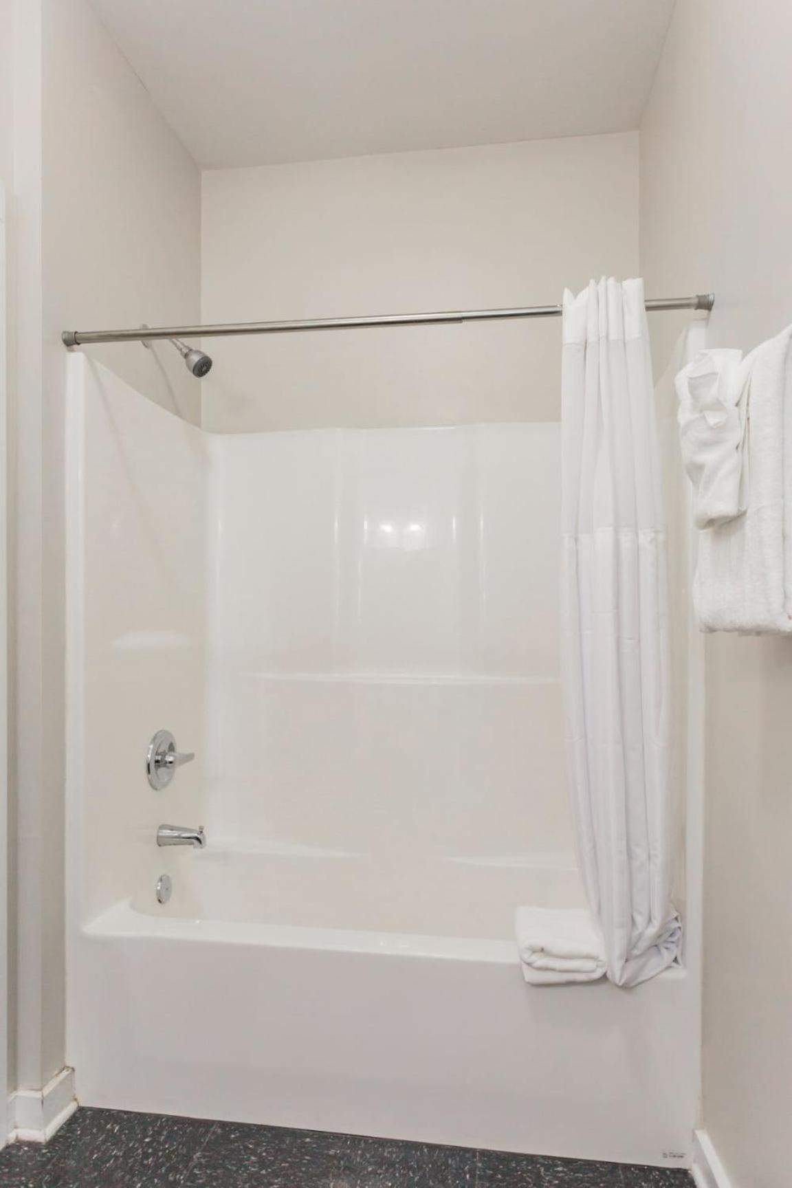 Apartment Cozysuites Musicrow Alluring 1br W Free Parking 58 Nashville