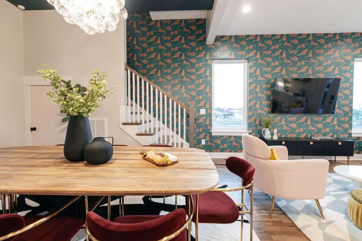 Designer Single Family House-rooftop- Hot Tub *