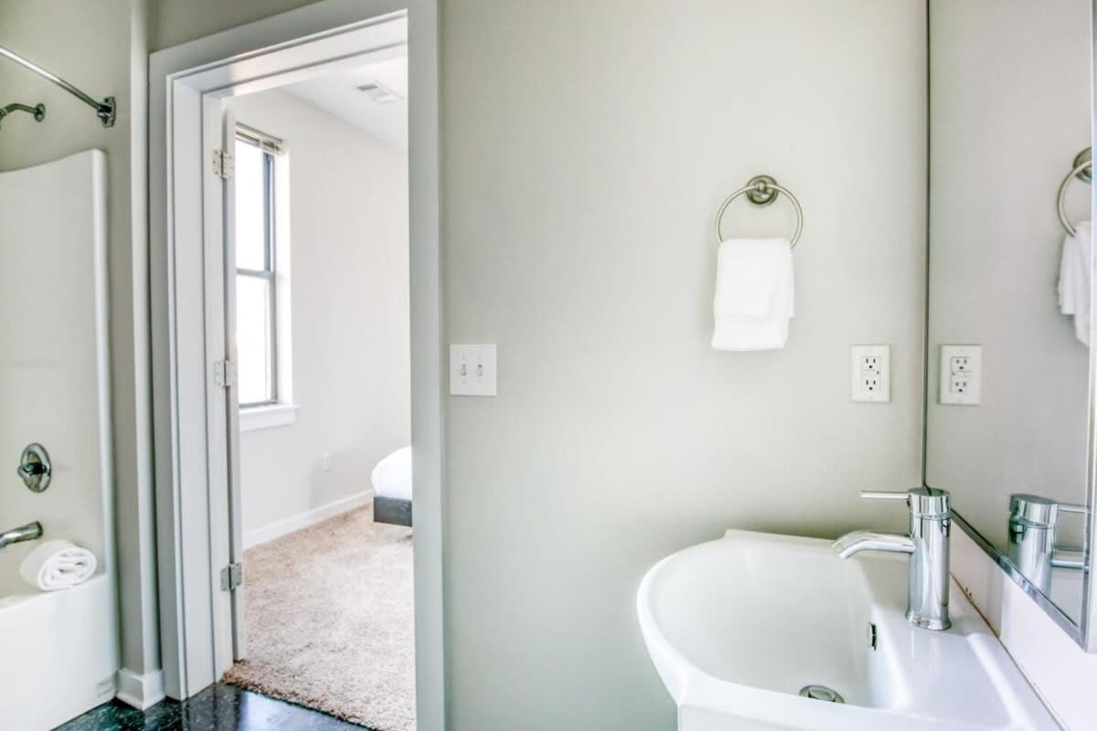 Cozysuites Music Row Chic 1br W Free Parking 12 Apartment *