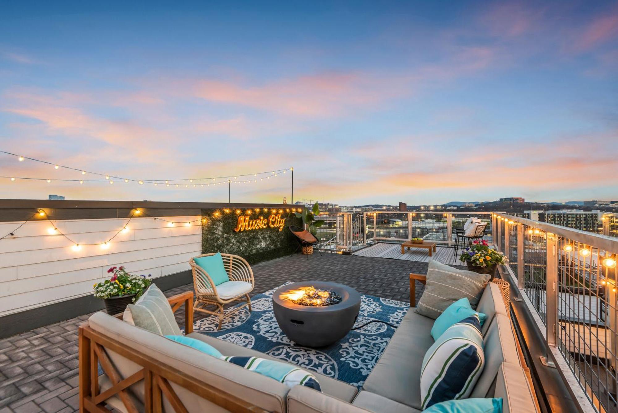 Holiday home Heights Rooftop Karaoke Game *