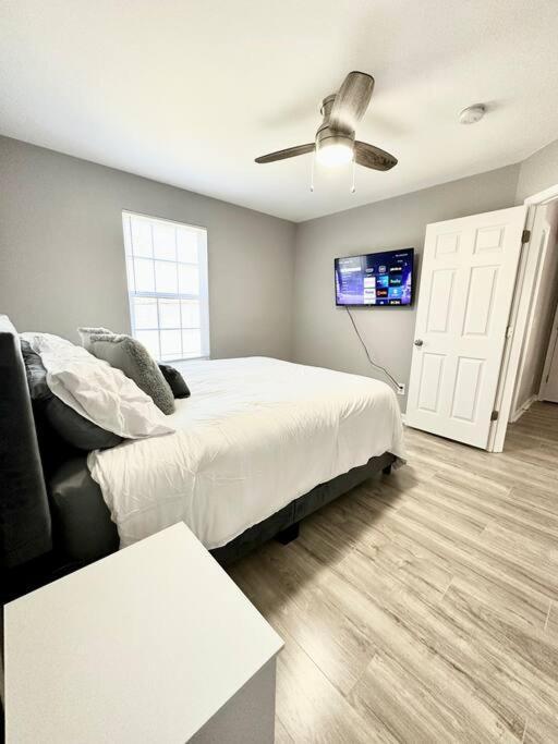 Hidden Gem 10 Min From Downtown