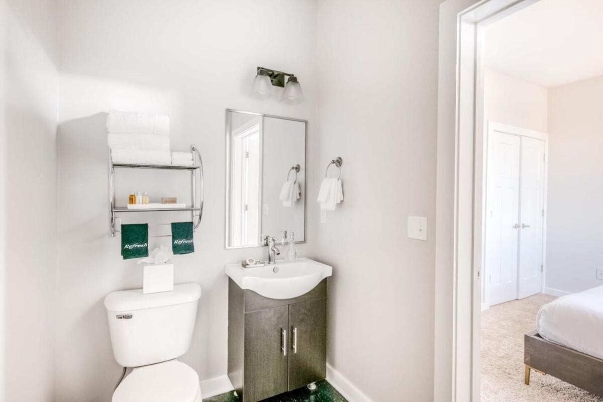 Apartment Cozysuites Two Astonishing Music Row With Parking Nashville
