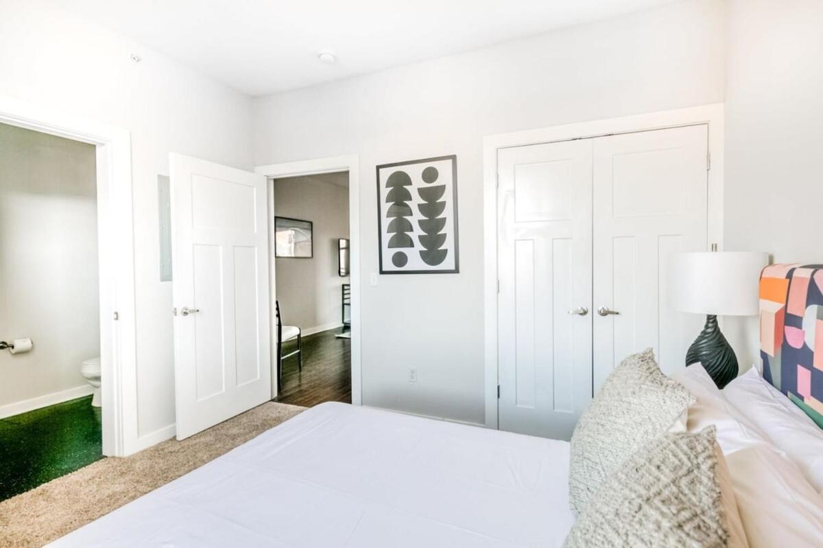 Apartment Cozysuites Two Astonishing Music Row With Parking Nashville