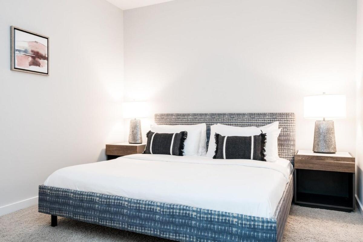 Cozysuites Two Stunning Music Row W Parking Apartment *