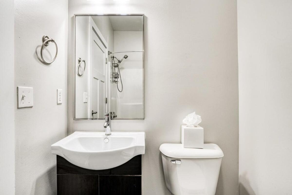 Apartment Cozysuites Two Modern Music Row With Parking *