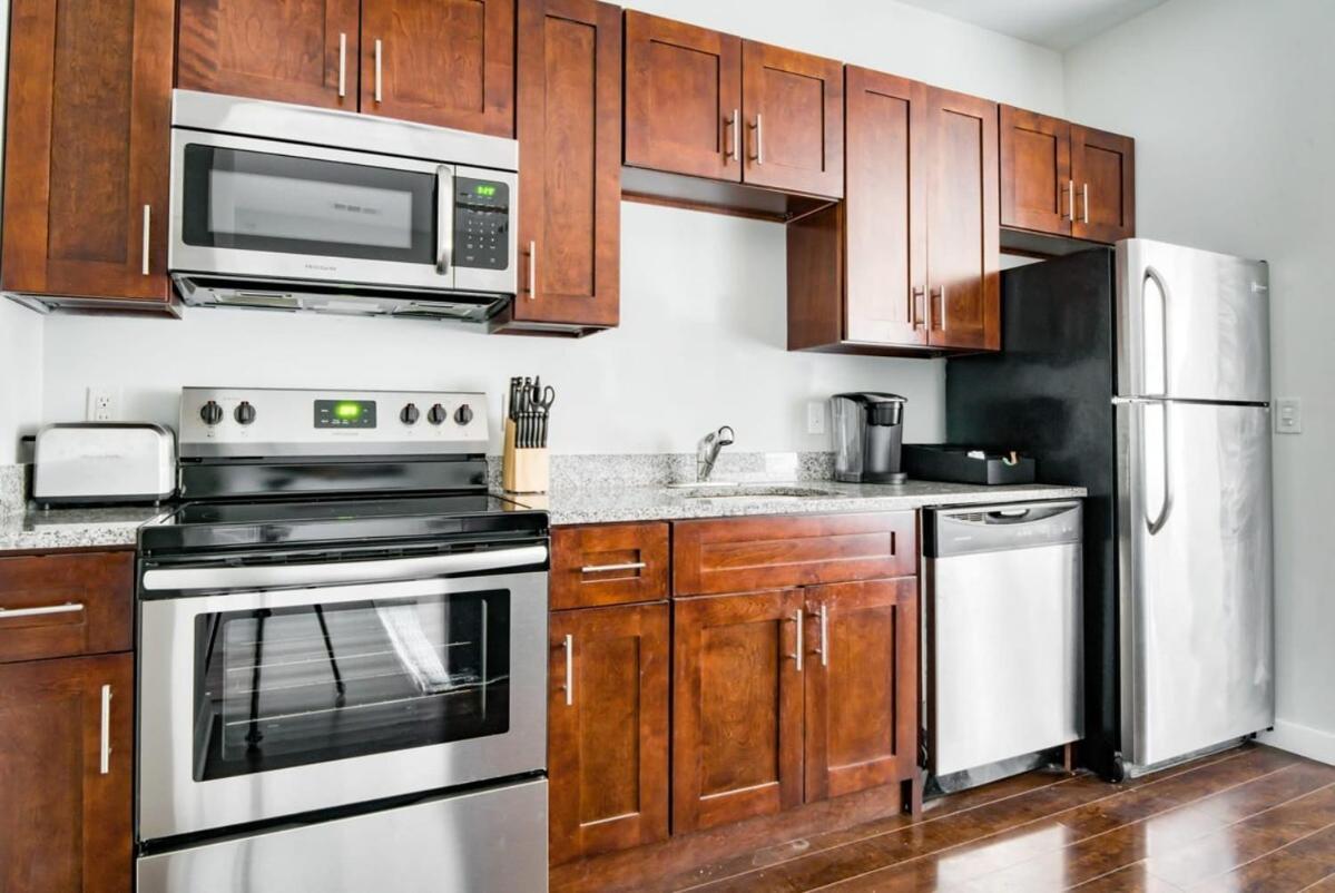 Two Cozysuites Stunning Music Row With Parking Nashville