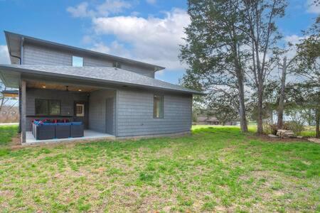 The Drummond - Ada-friendly Springtime Escape Holiday home