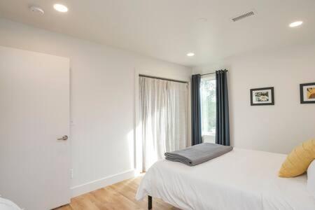 The Drummond - Ada-friendly Springtime Escape Holiday home