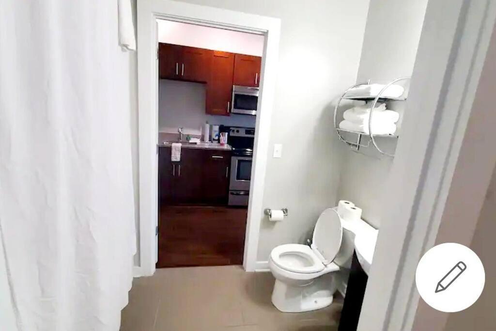 Apartment Music Row W Free Parking *