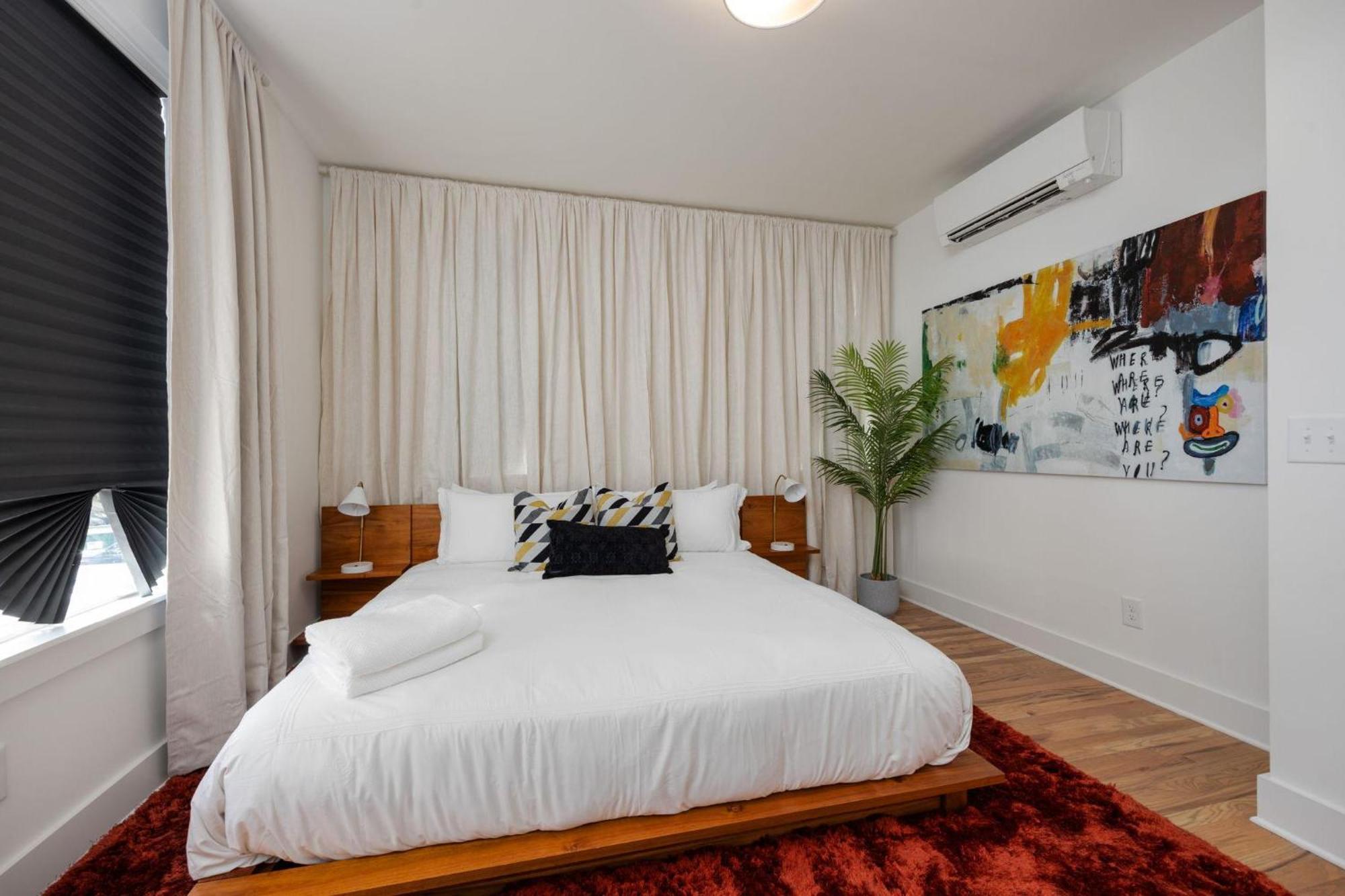 En-vogue Vacay - Rooftop Deck- Minutes To Broadway Holiday home