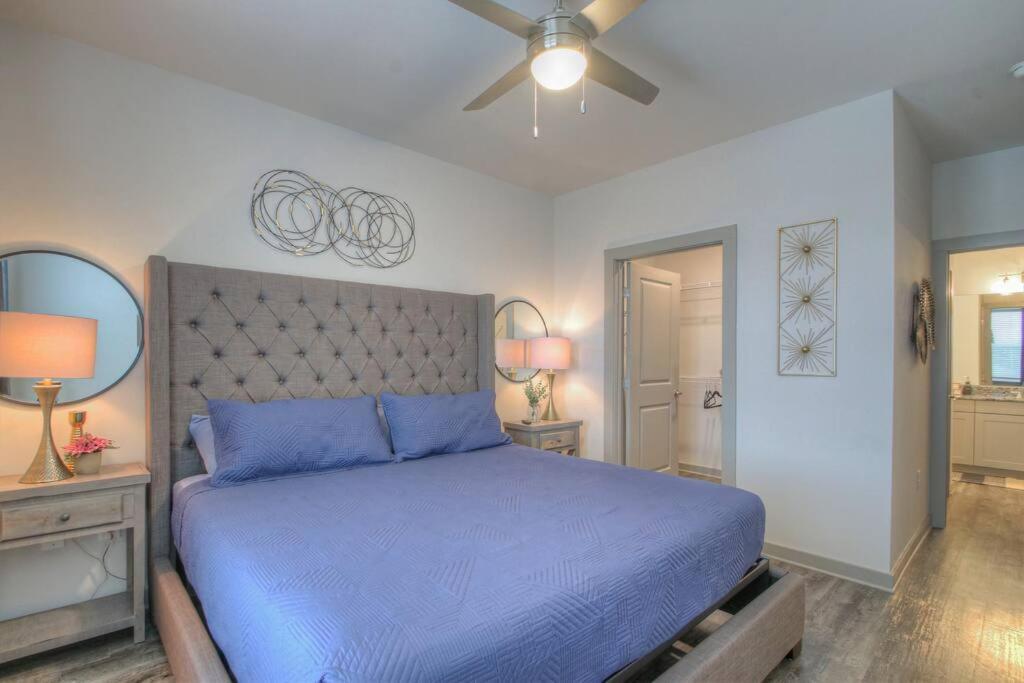 Stylish Music Getaway 3miles To Dwtwn Apartment