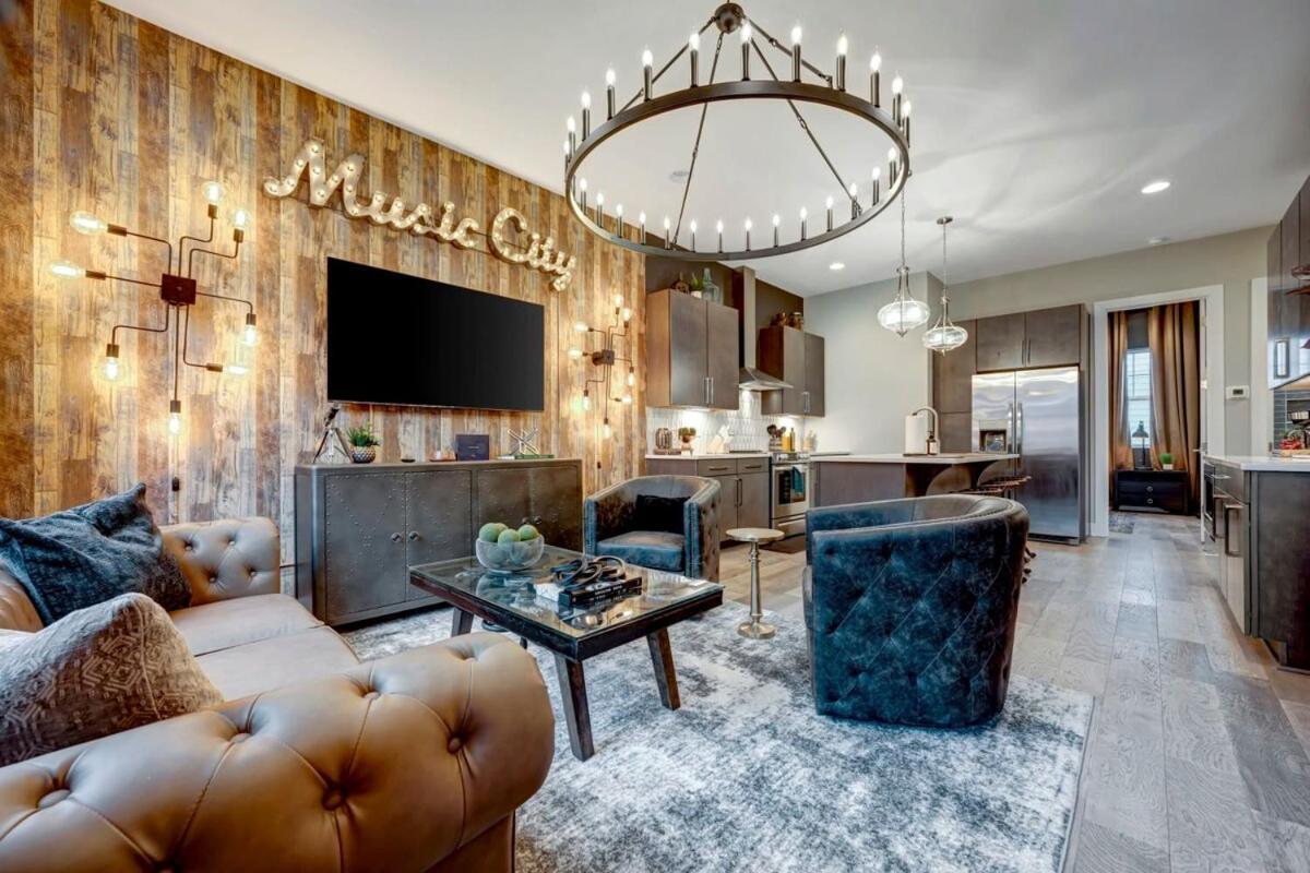 New Whiskey & Watches Rooftop Hottub Game Rm 9beds Nashville