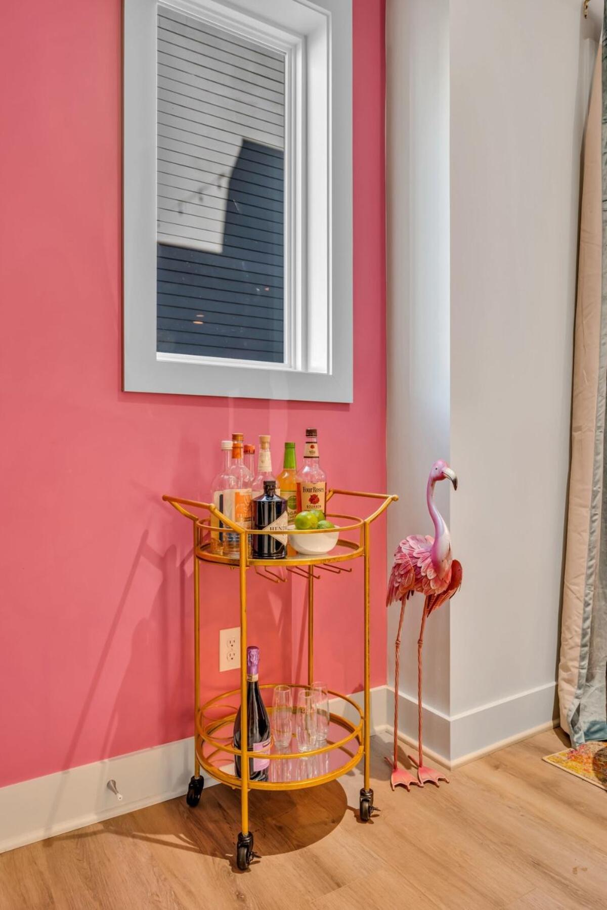 New Pink Howdy Oasis 13 Beds Rooftop View Parking Nashville