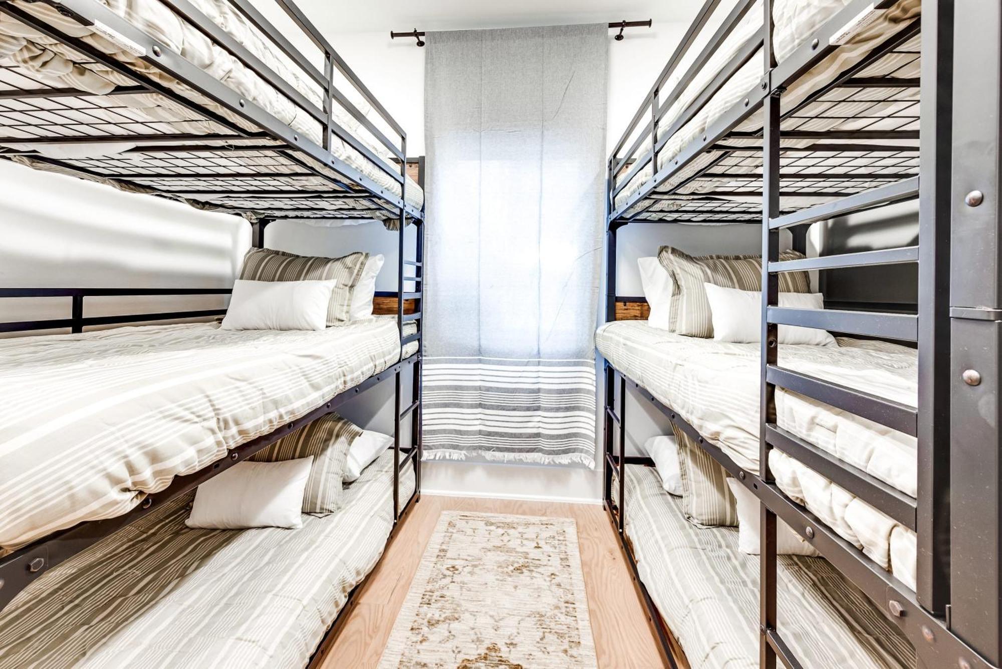 Sky High Cowgirl Luxe 4br With Rooftopdeck Karaoke Nashville