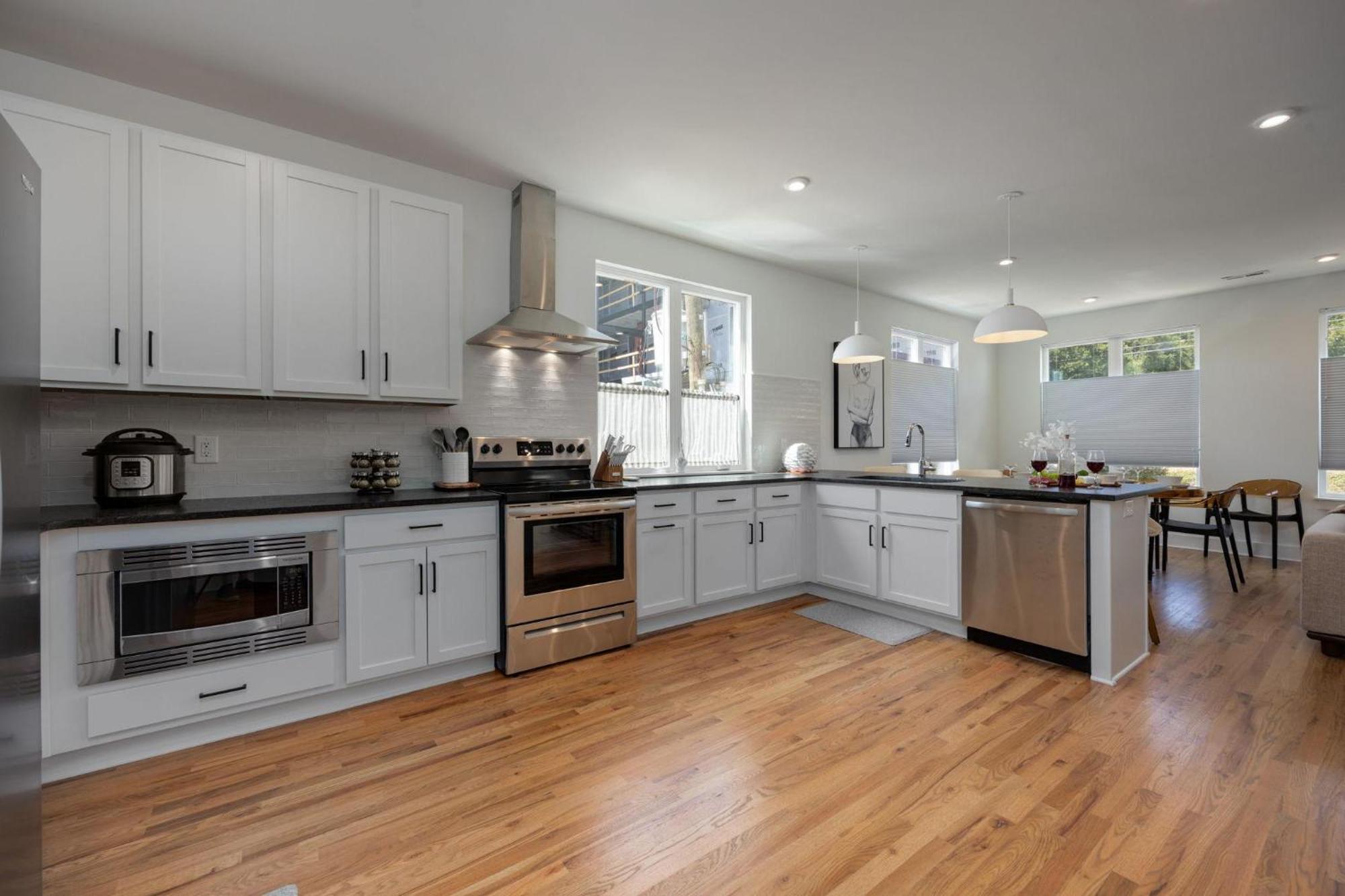 Holiday home En-vogue Vacay - Rooftop Deck- Minutes To Broadway Nashville