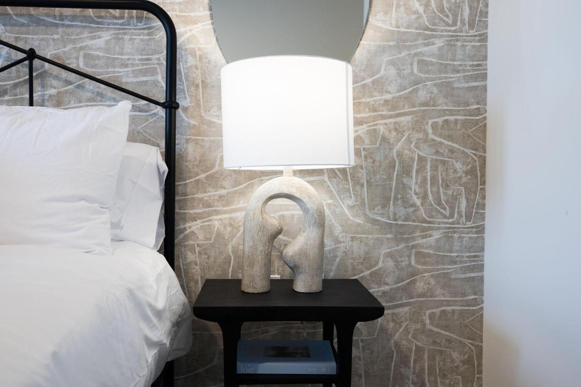 Hyve - Mahogany - Walk To Broadway Nashville