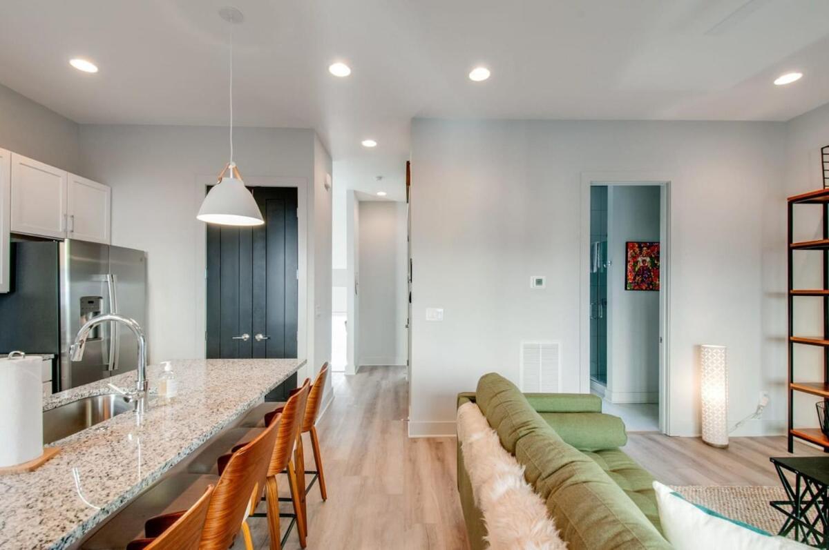 East Nash Lux - 13 Beds & Views * Nashville