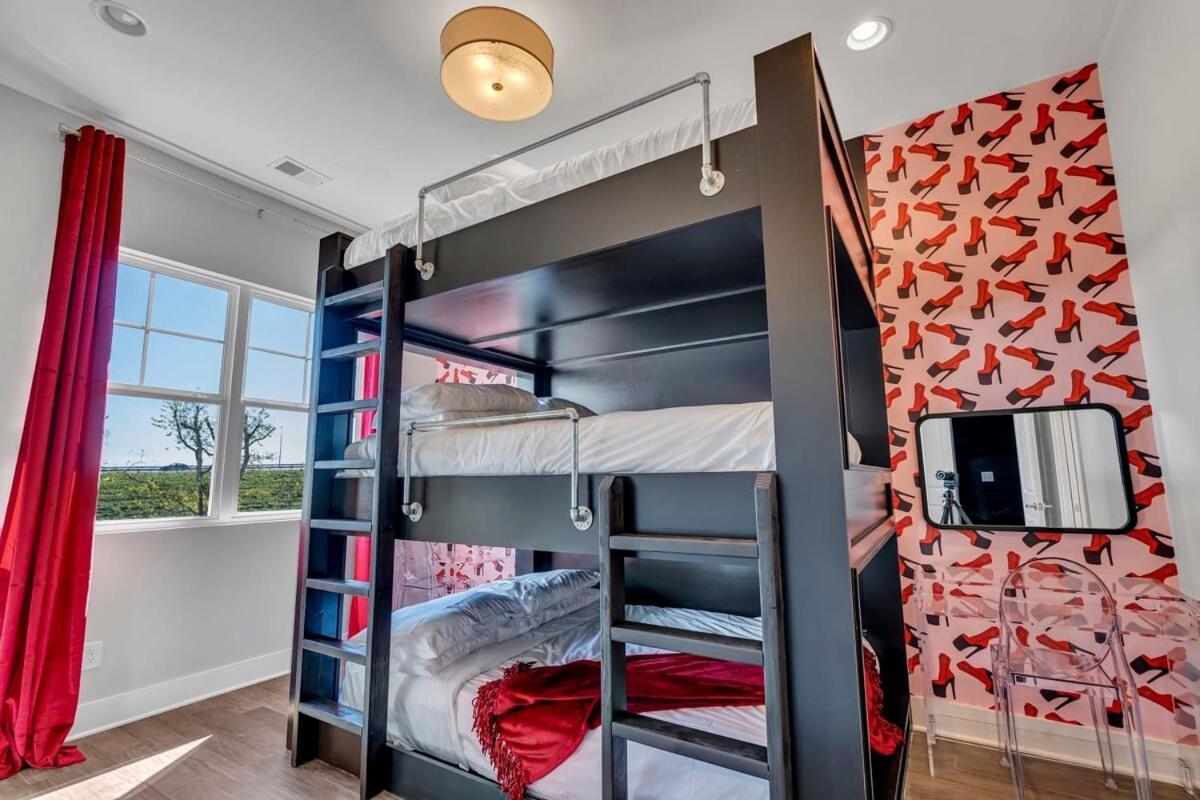 Double Lux 26beds 2 Rooftop Views Free Parking Holiday home *