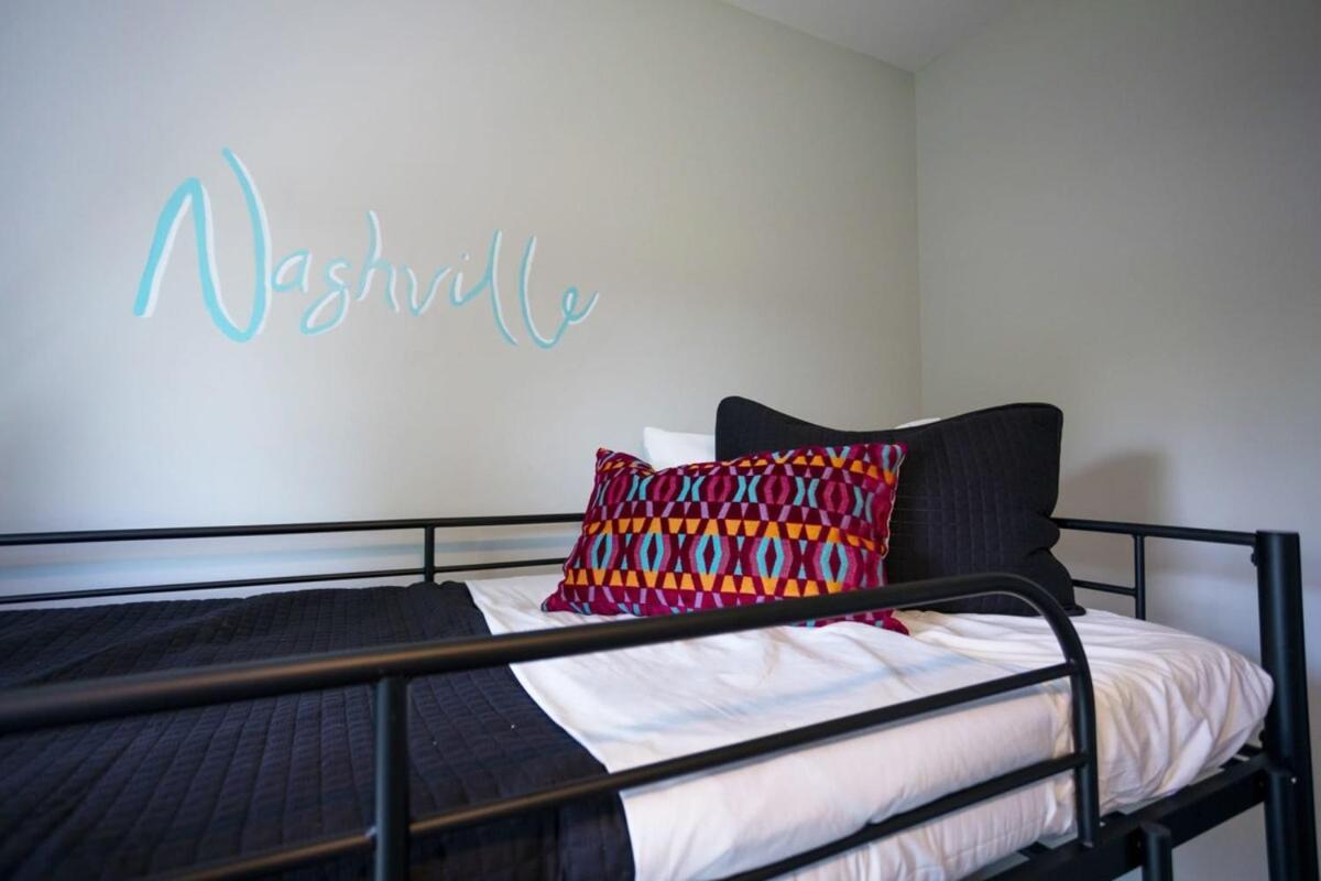 East Nash Double - 26 Beds Fast *
