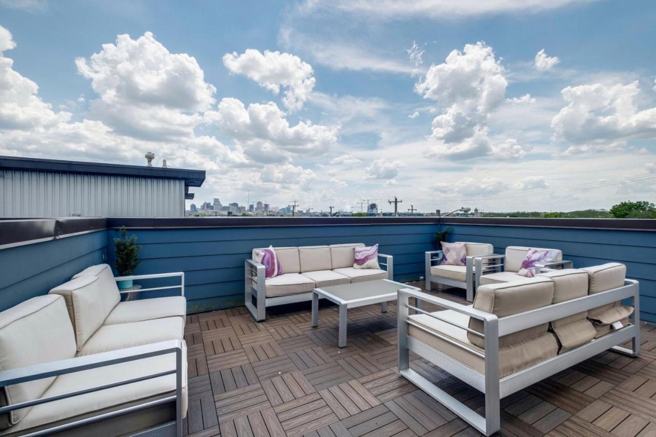 Modern Townhome, W/ Downtown Views, Rooftop Deck Only 6min To Broadway * Nashville