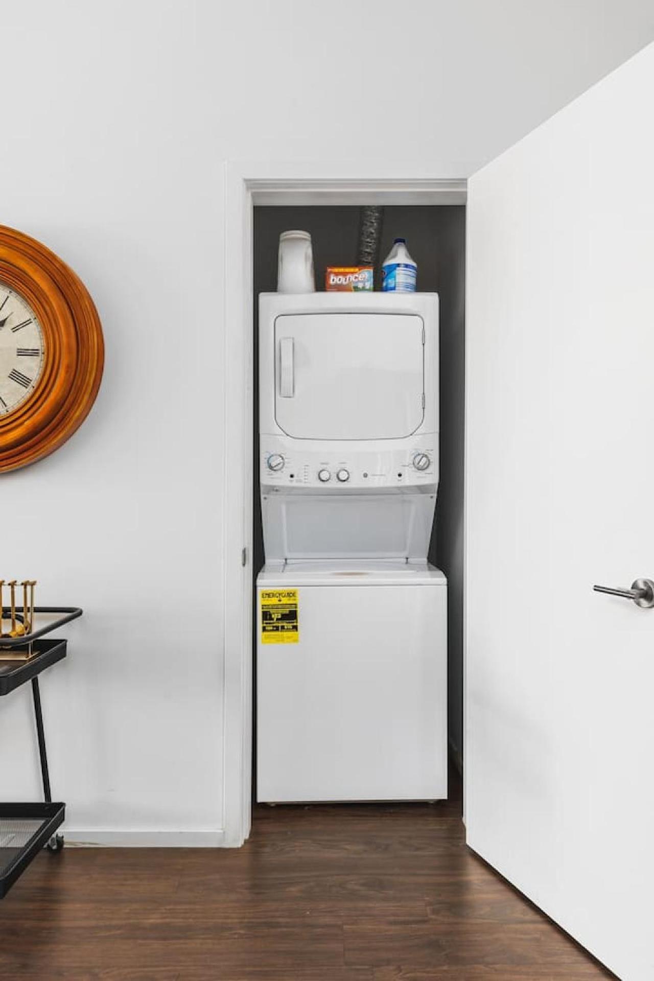 Modern Gulch Getaway With Pool, Parking, And Patio Apartment Nashville