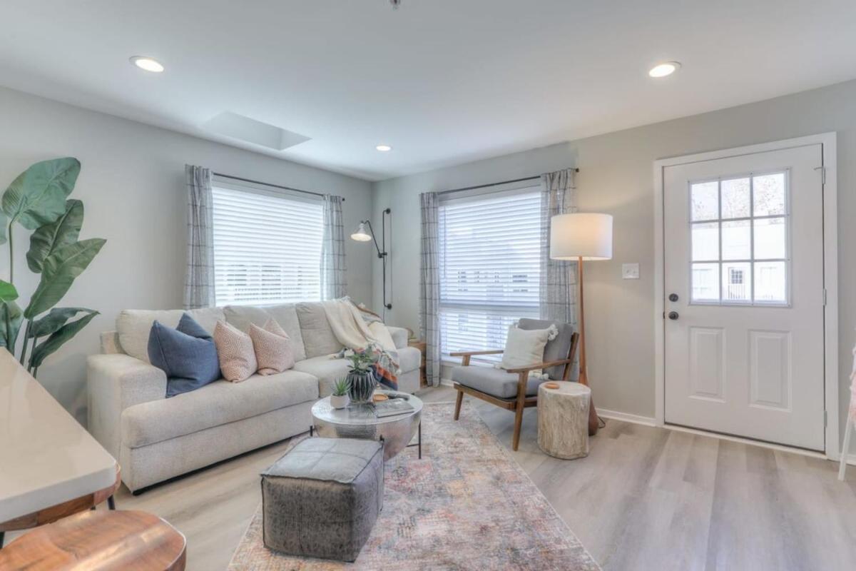 Walk To Broadway Riverfront With Pool Apartment *