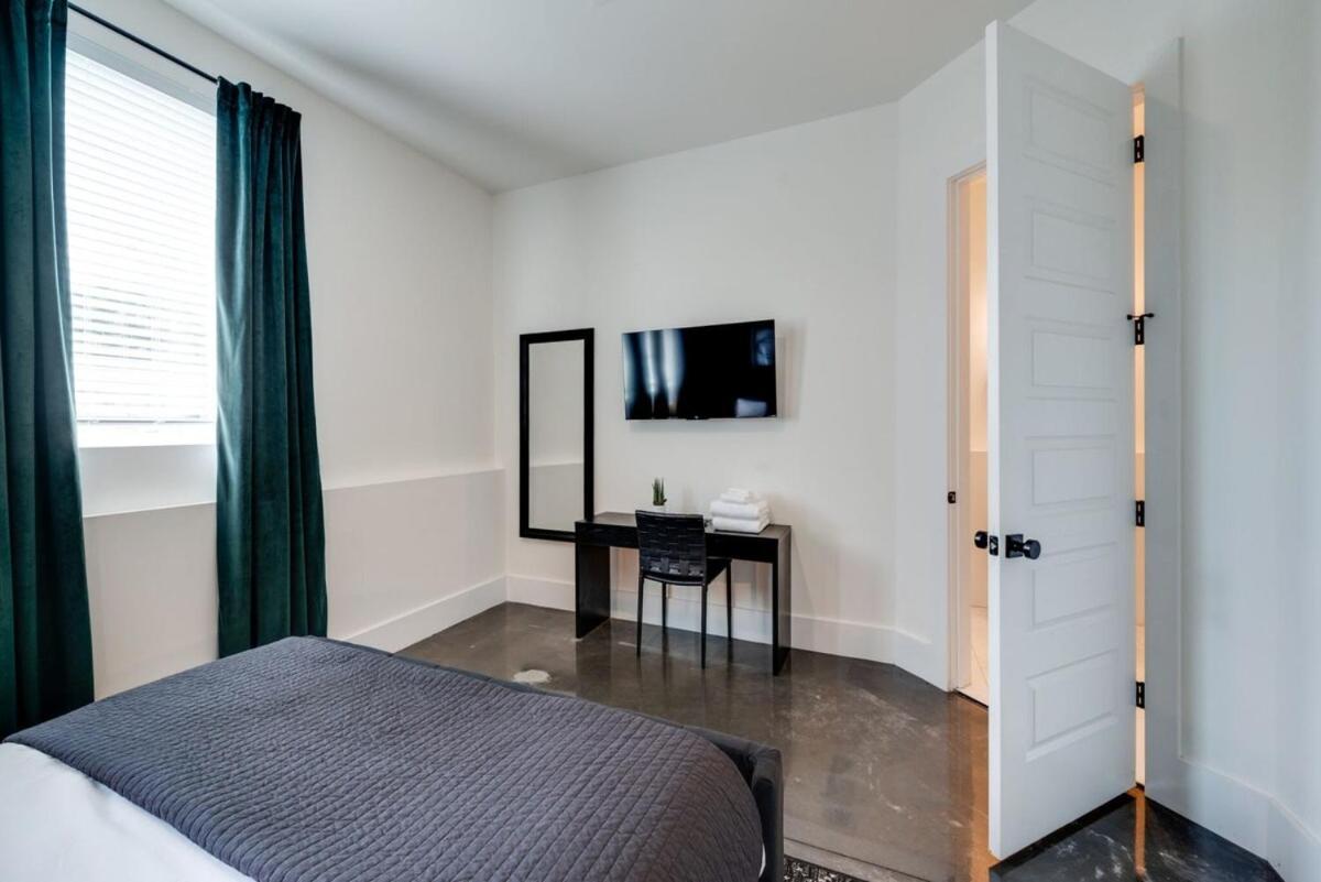 10 Percent Off Elevator Rooftop With Hot Tub & Views