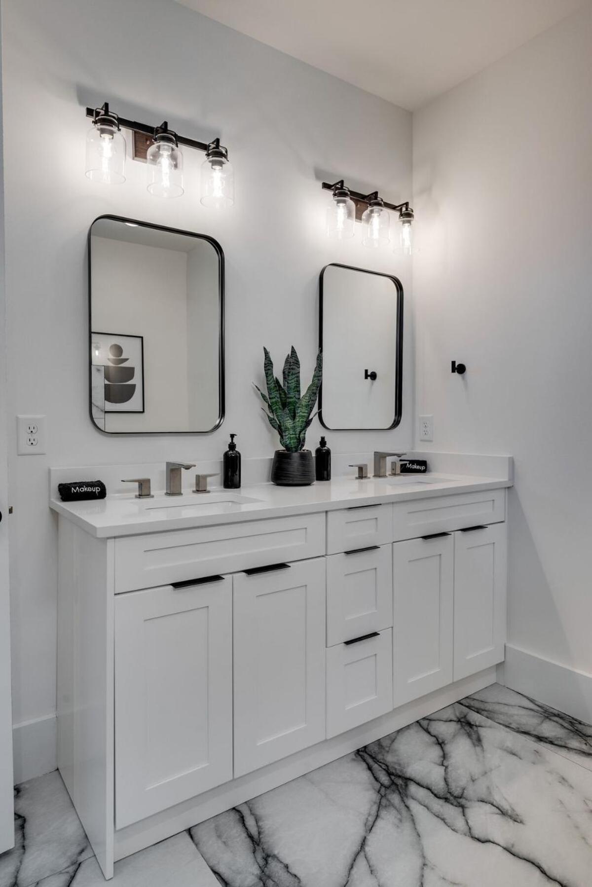10 Percent Off Elevator Rooftop With Hot Tub & Views Holiday home Nashville