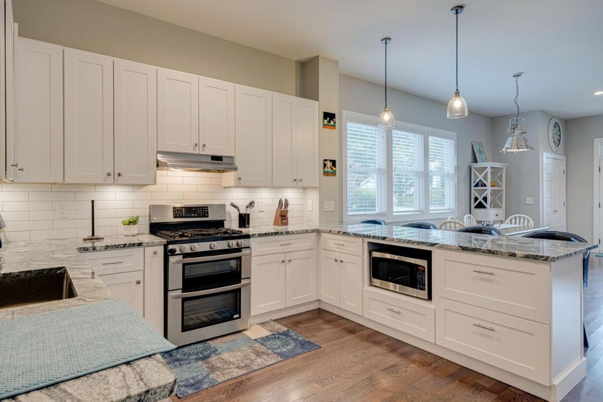 Holiday home Large East With Game Sleeps 12