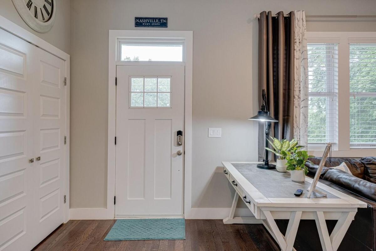 Large East With Game Sleeps 12