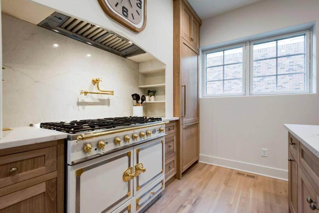 Holiday home Lux West Nash Tudor 4mi To Dt Sleeps 9 *