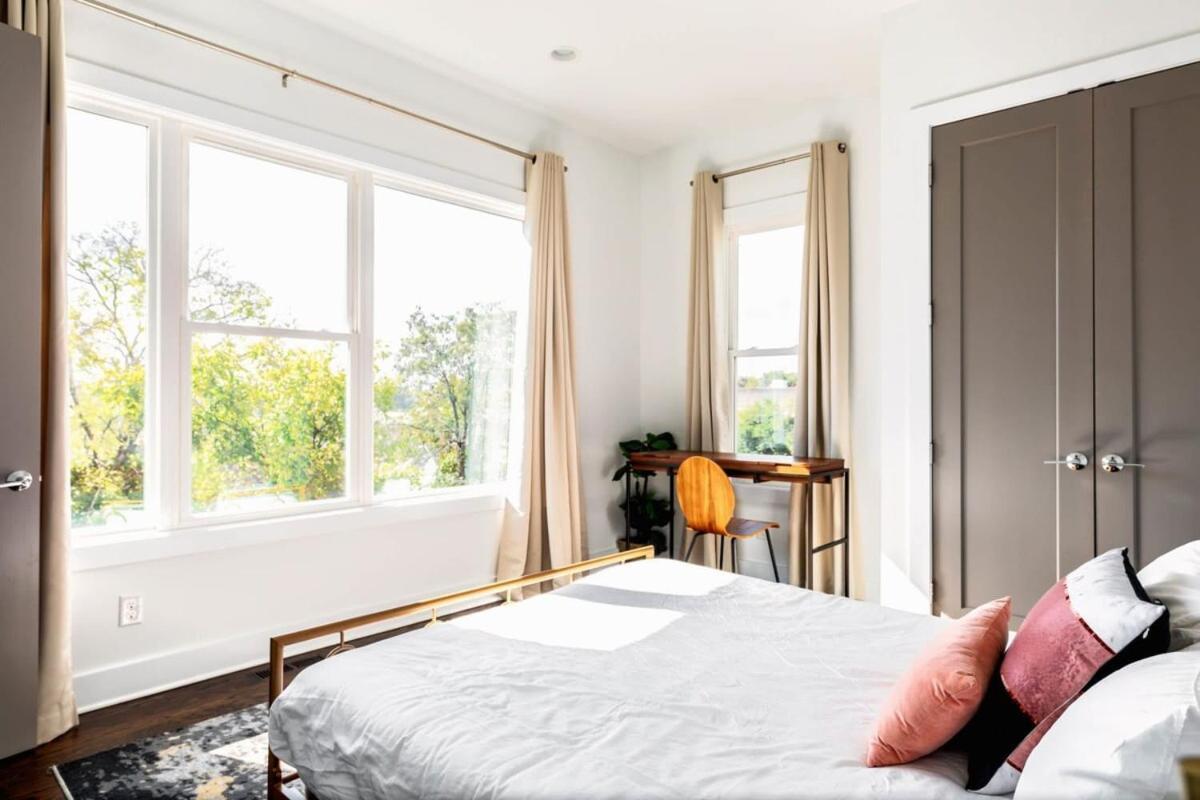 Large With Rooftop And Views Sleeps 12 Holiday home *