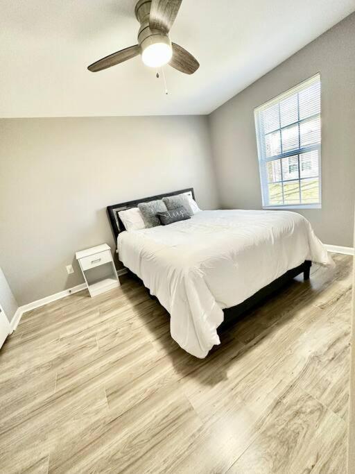 Hidden Gem 10 Min From Downtown Holiday home