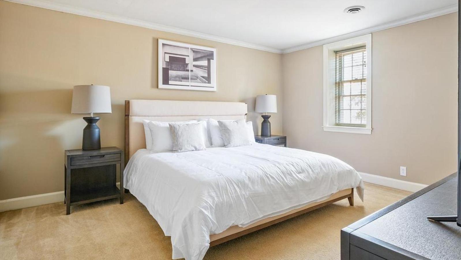 Apartment Landing - Modern With Amazing Amenities