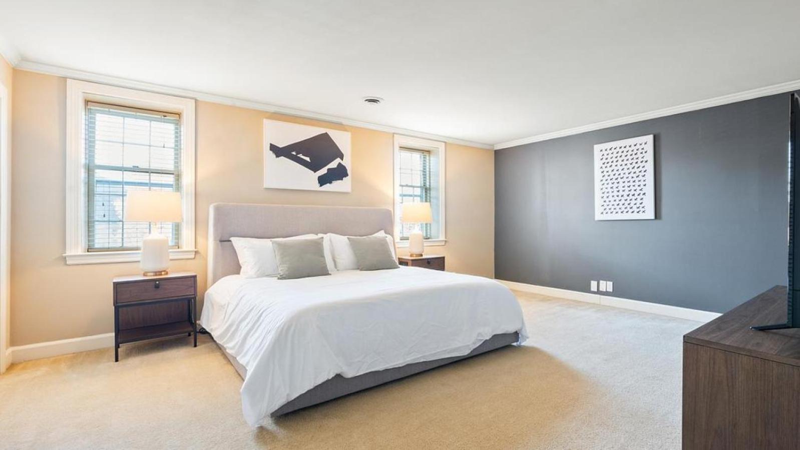 Landing - Modern With Amazing Amenities Apartment